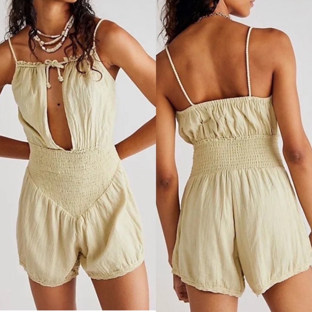 Jens Pirate Booty Gauzy Cotton Smocked Cut Out Romper Celery Green Size XS